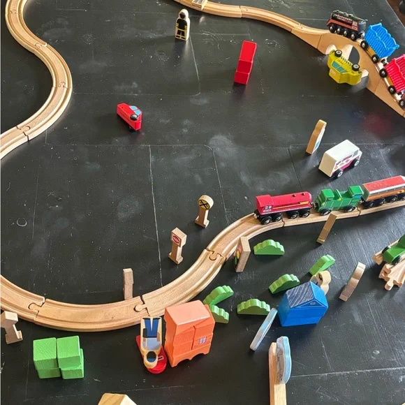 Melissa & Doug Train and Building Block Set - Picture 14 of 16